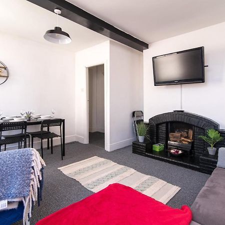 Characterful 2 Bed Apartment - Spacious & Comfy Castle Donington Ngoại thất bức ảnh